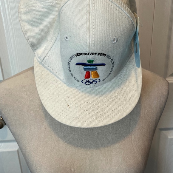 Vancouver 2010 Olympics hat new with tags - Picture 1 of 7